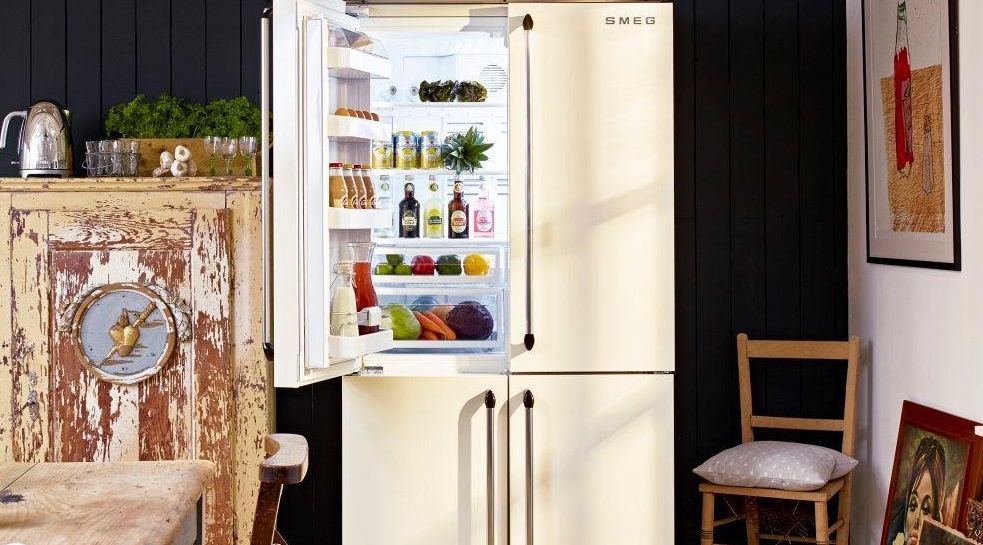 Двухдверный холодильник Smeg  Двухдверный холодильник Smeg