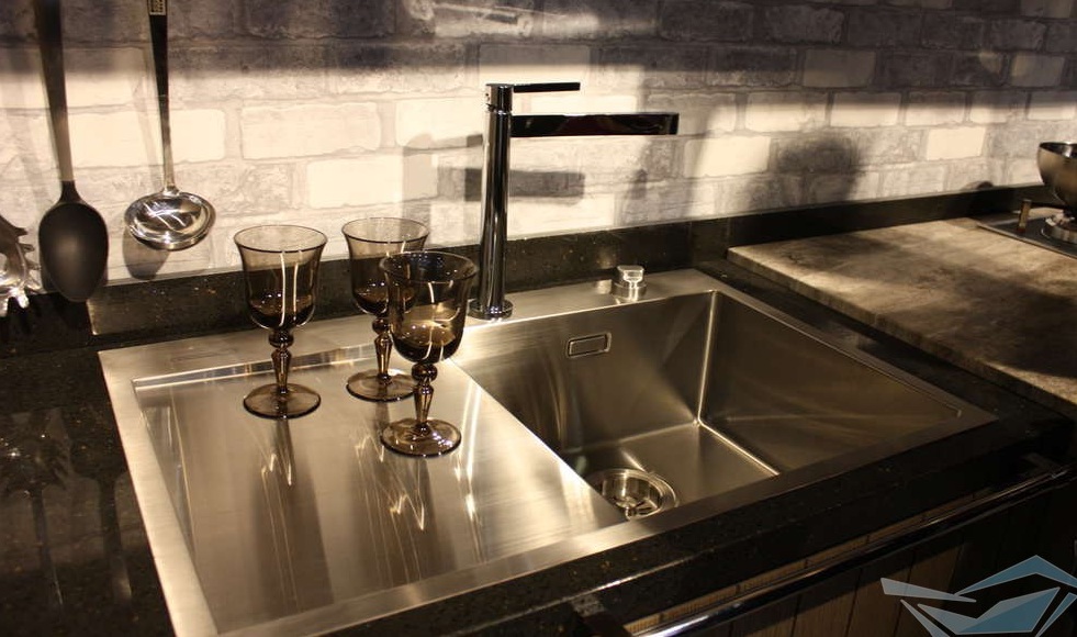 Мойки Omoikiri с крылом слева