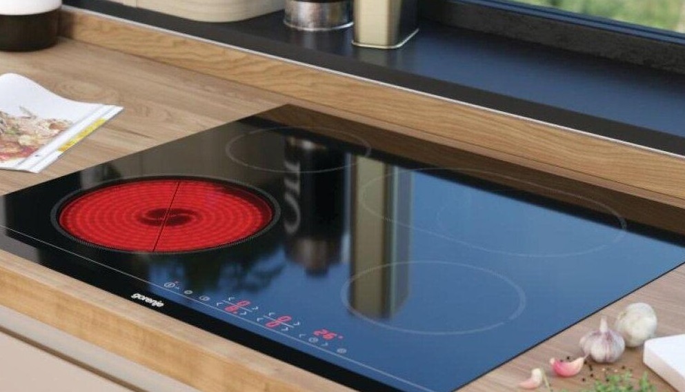Как включить и выключить электрическую варочную панель