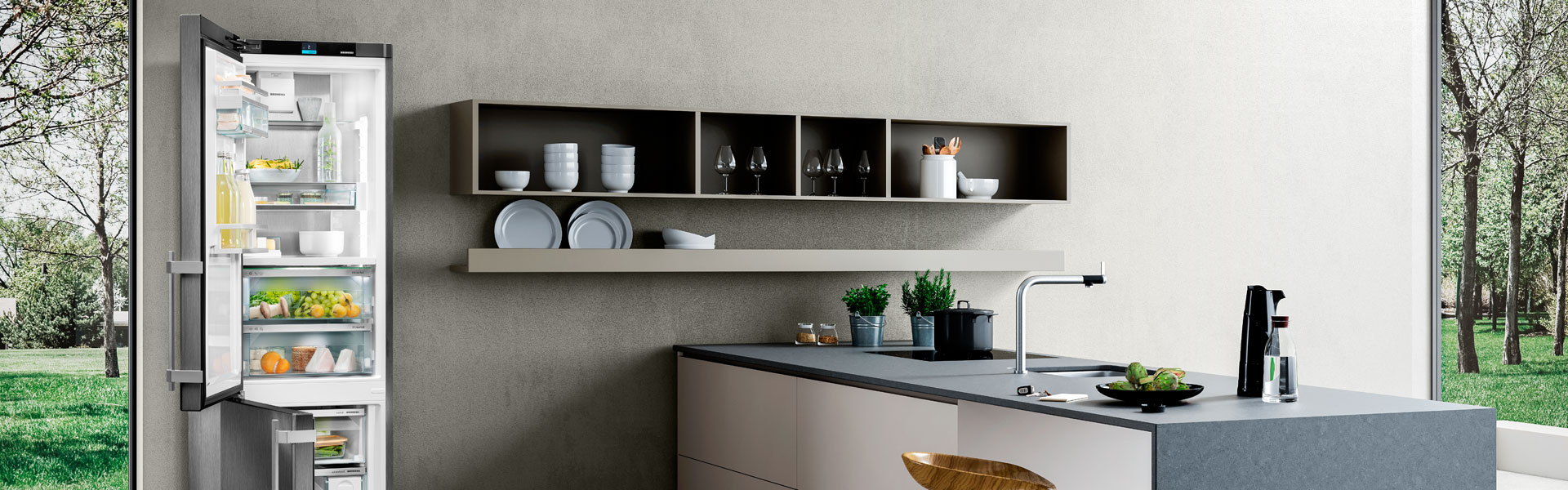 Серебристый холодильник Liebherr в интерьере Серебристый холодильник Liebherr в интерьере