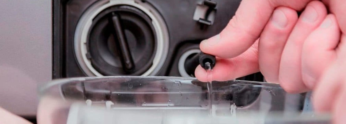 Как слить воду при заблокированной дверце?  Как слить воду при заблокированной дверце?