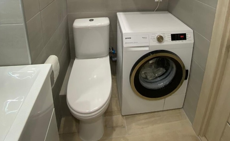 Встраиваемая стиральная машина в ванной Встраиваемая стиральная машина в ванной