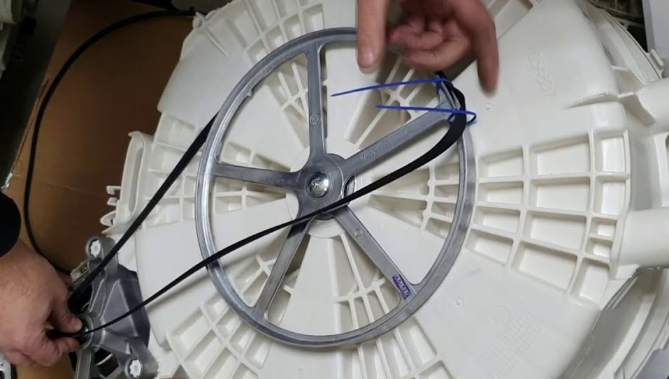 Как установить ремень на стиральную машину