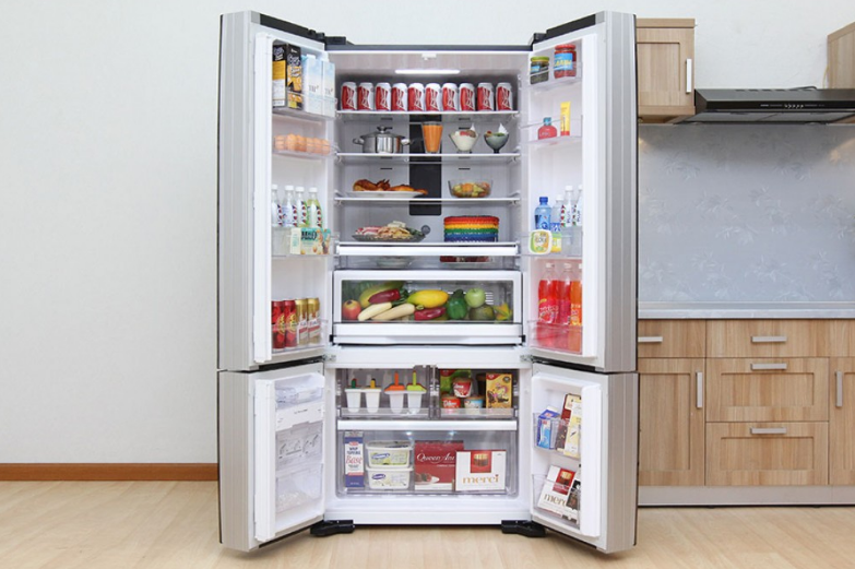 Холодильник нова. Холодильник Хитачи Refrigerator-Freezer. Hitachi r-wb720vun0. Новый холодильник Hitachi. Широкий холодильник Хитачи.