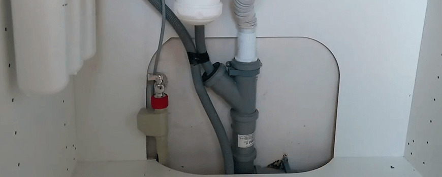 Как установить и подключить посудомоечную машину Как установить и подключить посудомоечную машину