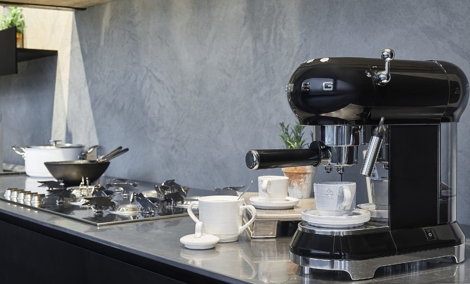 Рожковые кофеварки Smeg  Рожковые кофеварки Smeg