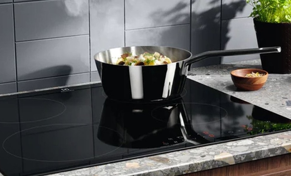 Как ухаживать за варочной панелью из закаленного стекла Как ухаживать за варочной панелью из закаленного стекла