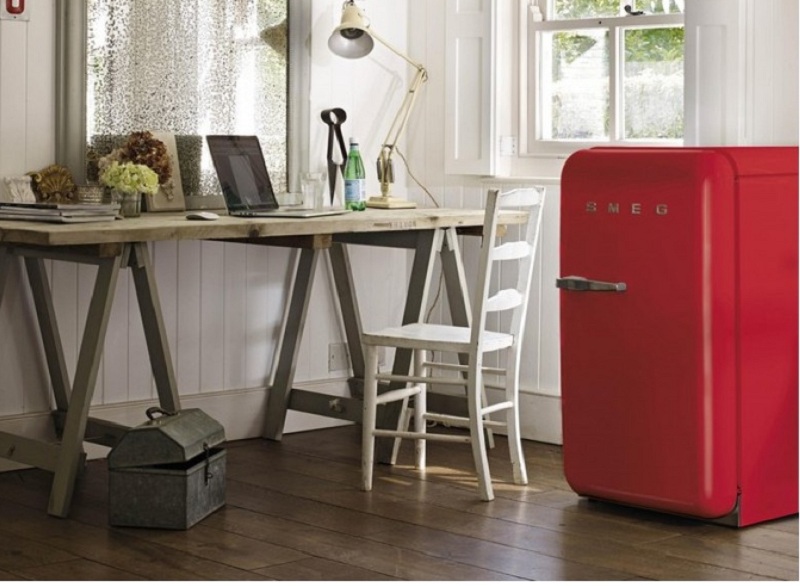 Маленькие холодильники Smeg 