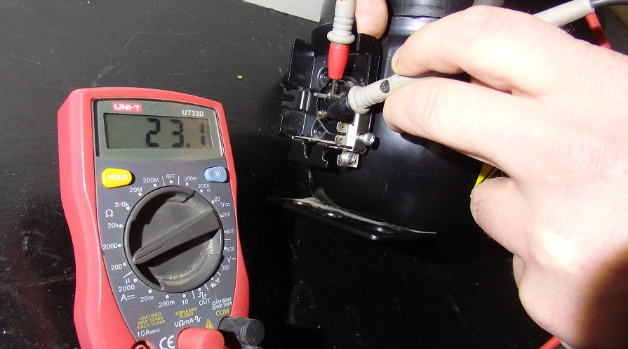 Почему гудит холодильник 