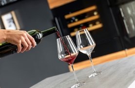Преимущества встраиваемых и отдельностоящих винных шкафов Преимущества встраиваемых и отдельностоящих винных шкафов
