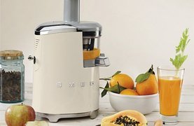 Обзор шнековых соковыжималок Smeg Обзор шнековых соковыжималок Smeg