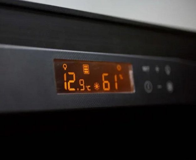 Монотемпературный винный шкаф EuroCave R-400020-S2W (preview 2)