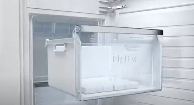 Встраиваемый однокамерный холодильник Bosch KIL82ADD0 (video 3)