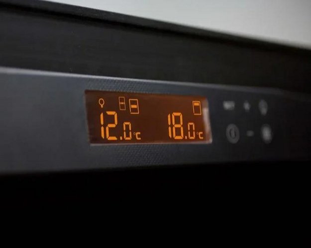 Трехтемпературный винный шкаф EuroCave P-300064-L (preview 4)