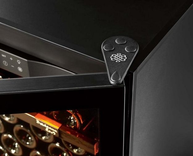 Встраиваемый мультитемпературный винный шкаф EuroCave K-800013-S (preview 3)