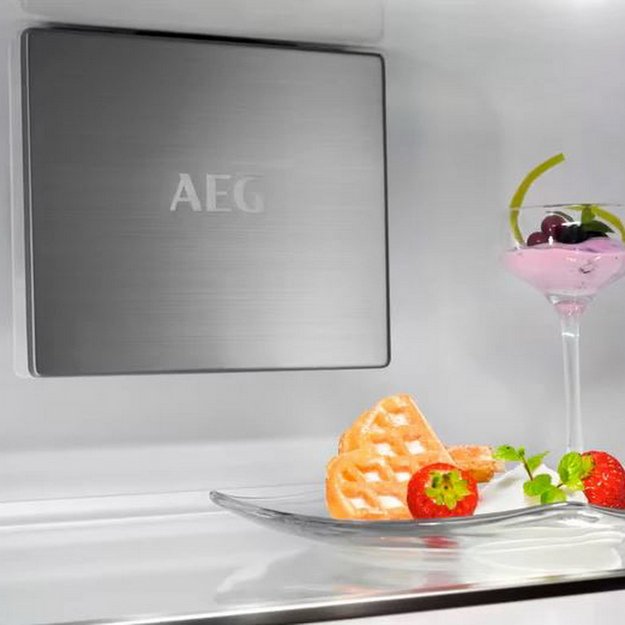 Встраиваемый холодильник AEG NSC7P751ES (preview 4)
