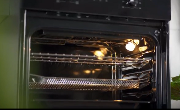 Духовой шкаф Midea MCO82007MBG-I (video 1)