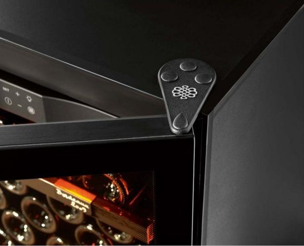 Встраиваемый мультитемпературный винный шкаф EuroCave K-800019-L (preview 6)