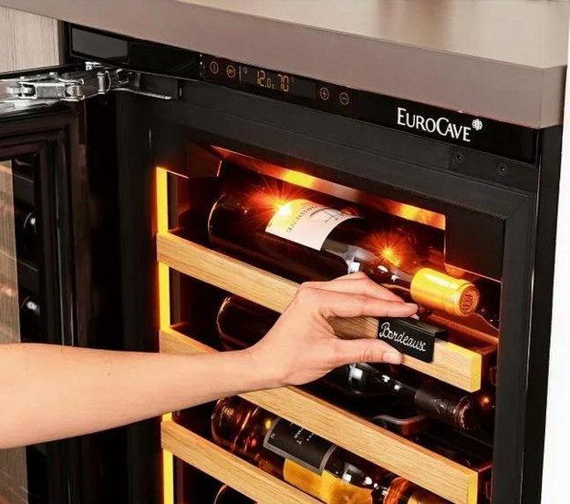 Встраиваемый мультитемпературный винный шкаф EuroCave I-090025-S (preview 2)