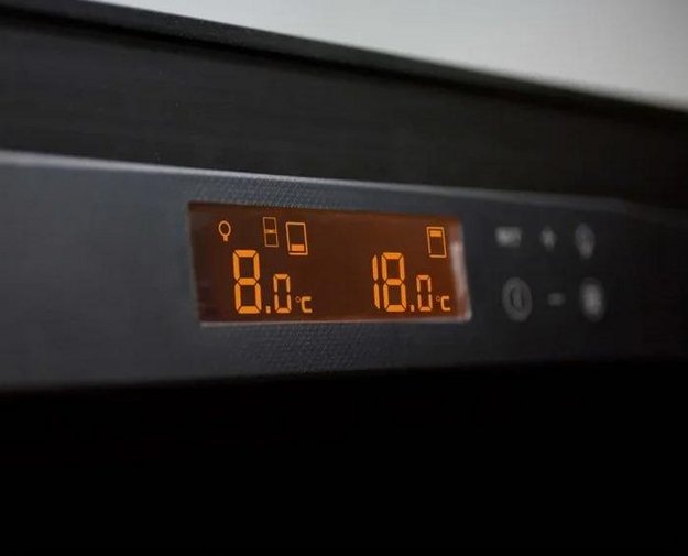 Мультитемпературный винный шкаф EuroCave P-300019-S (preview 4)