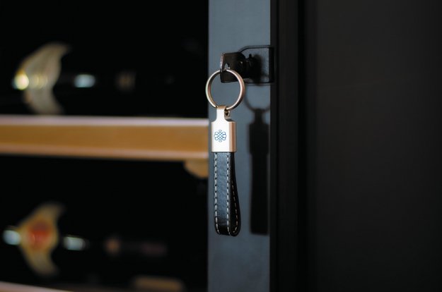 Монотемпературный винный шкаф EuroCave VLP-1002-S (preview 3)