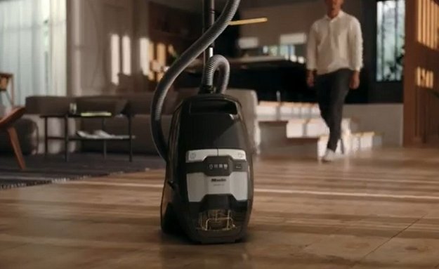 Пылесос Miele Complete C3 Silence EcoLine SGSK5 белый (video 2)