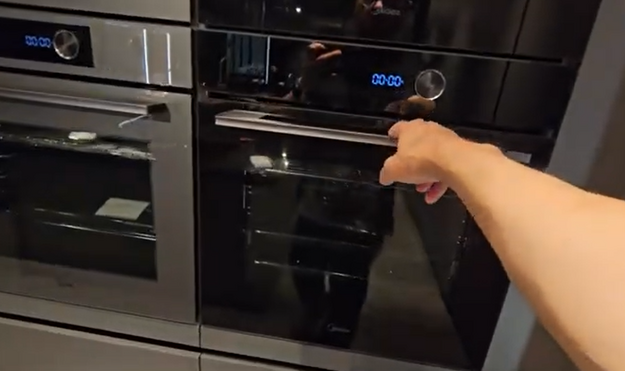 Духовой шкаф Midea MO37007GB (video 1)
