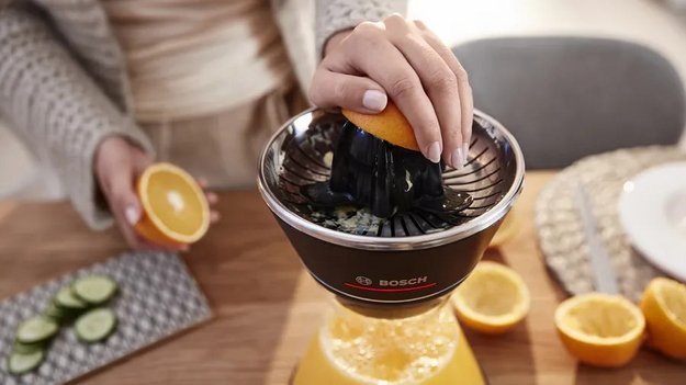 Соковыжималка Bosch MCP72GPB (фото 5) Соковыжималка Bosch MCP72GPB (preview 5)