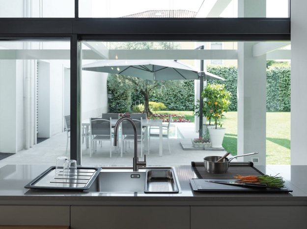 Смеситель Franke Eos Neo Pull Down черный матовый (preview 3)