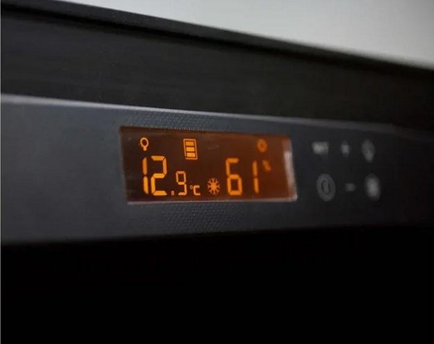 Монотемпературный винный шкаф EuroCave R-400024-S2B (preview 4)