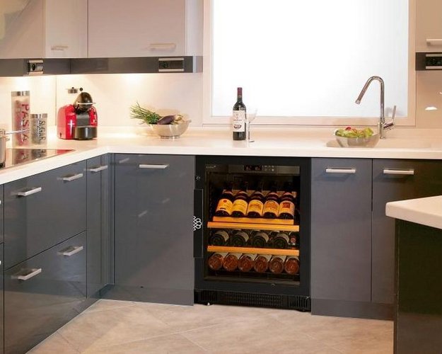 Встраиваемый мультитемпературный винный шкаф EuroCave K-800013-S (preview 7)