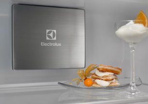 Встраиваемый холодильник Electrolux ENP7TD75S фото 4