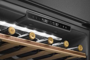 Встраиваемый холодильный шкаф для вина Smeg CVI629NR3 фото 4