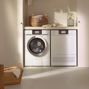 Сушильная машина Фауцуг AdoraDry V2000 AT2T-12031 L фото 3 Сушильная машина V-ZUG AdoraDry V2000 AT2T-12031 L фото 3