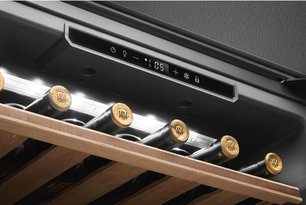 Встраиваемый винный шкаф Смег CVI121B3 фото 4 Встраиваемый винный шкаф Smeg CVI121B3 фото 4