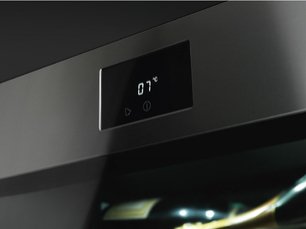 Холодильный шкаф для вина Смег CVI318X фото 3 Холодильный шкаф для вина Smeg CVI318X фото 3