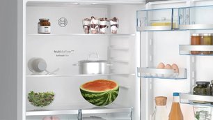 Двухкамерный холодильник Bosch KGP76AIC0N фото 4