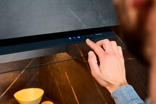 Вытяжка Фалмек VIRGOLA TOUCH NRS BLACK 60 фото 2 Вытяжка Falmec VIRGOLA TOUCH NRS BLACK 60 фото 2