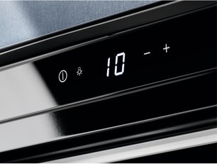 Винный шкаф Электролюкс KBW5X фото 3 Винный шкаф Electrolux KBW5X фото 3