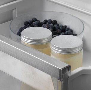 Встраиваемая морозильная камера Фауцуг Freezer V4000 178N FR4T-53008 фото 4 Встраиваемая морозильная камера V-ZUG Freezer V4000 178N FR4T-53008 фото 4