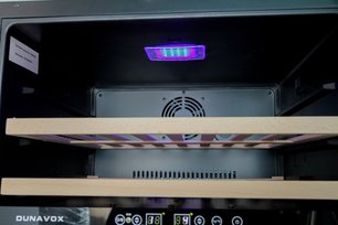 Винный шкаф Дунавокс DX-51.150DBK фото 4 Винный шкаф Dunavox DX-51.150DBK фото 4