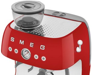 Эспрессо-кофемашина Смег EGF03RDEU фото 3 Эспрессо-кофемашина Smeg EGF03RDEU фото 3