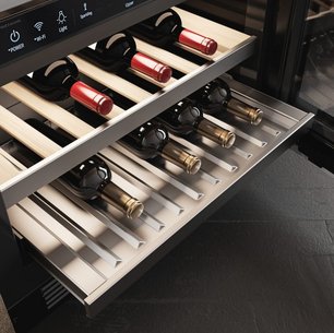 Встраиваемый винный шкаф Сигначе Китчен Сьют SKSUW2401G фото 2 Встраиваемый винный шкаф Signature Kitchen Suite SKSUW2401G фото 2