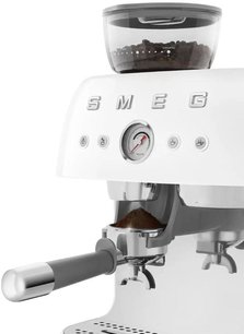 Эспрессо-кофемашина Смег EGF03WHEU фото 3 Эспрессо-кофемашина Smeg EGF03WHEU фото 3