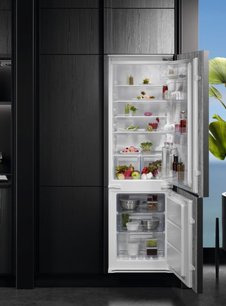 Встраиваемый холодильник АЕГ OSC6N181ES фото 3 Встраиваемый холодильник AEG OSC6N181ES фото 3