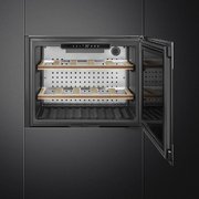 Встраиваемый винный холодильник Smeg CVI320XE фото 3