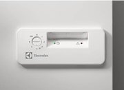 Морозильный ларь Электролюкс EC2233AOW1 фото 2 Морозильный ларь Electrolux EC2233AOW1 фото 2