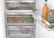 Встраиваемый однокамерный холодильник Bosch KIR81ADD0 фото 4