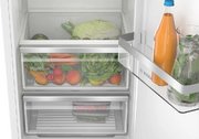 Встраиваемый однокамерный холодильник Bosch KIR81VFE0 фото 3