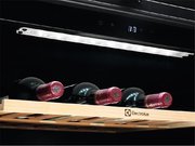 Встраиваемый винный шкаф Electrolux EWUS052B5B фото 4
